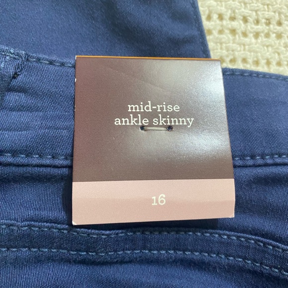 Women's High-Rise Skinny Utility
Pants - Knox Rose Color Navy Size 16 - Picture 5 of 8